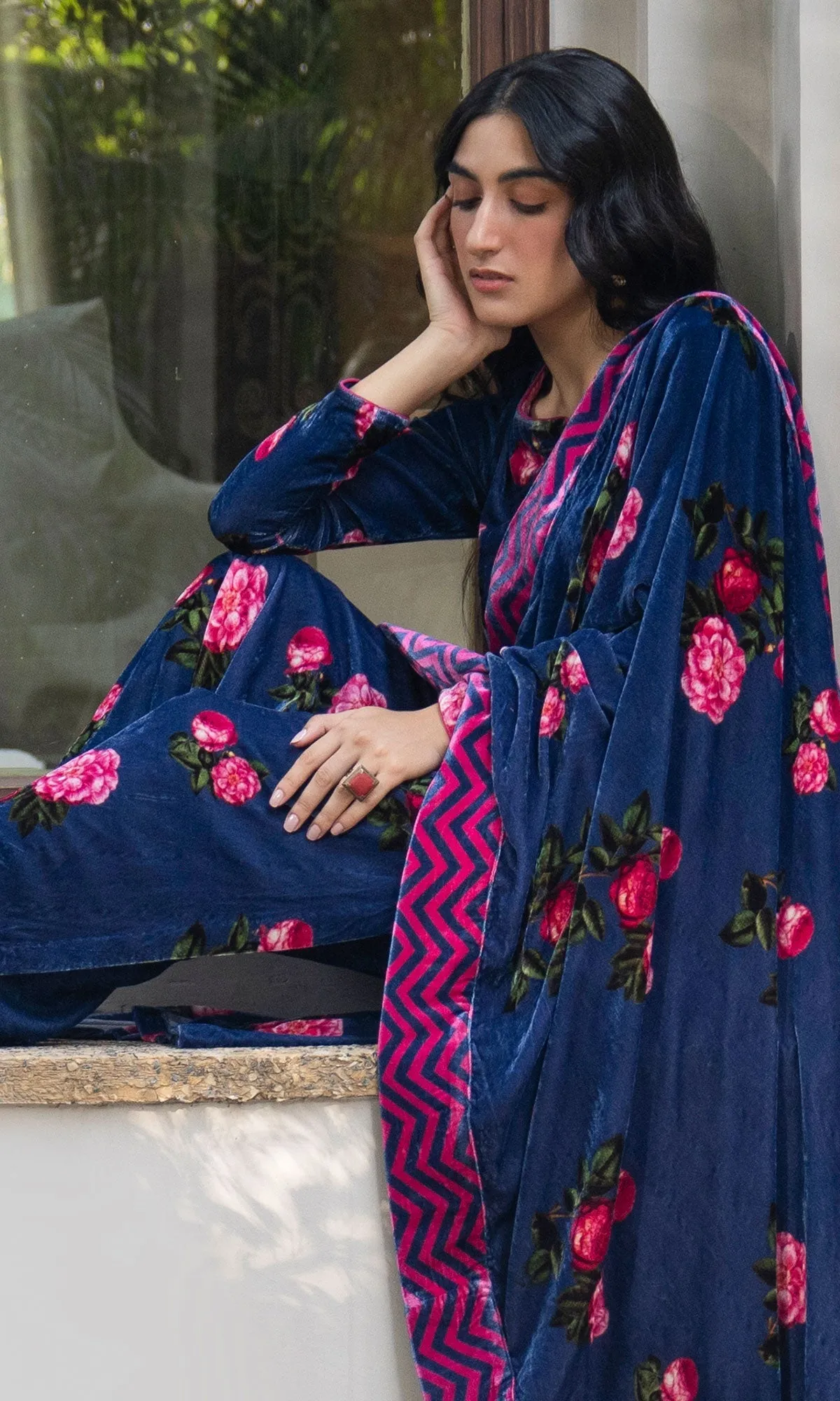 Bareen floral Blue velvet straight kurta with velvet palazzo and shawl - Set of 3