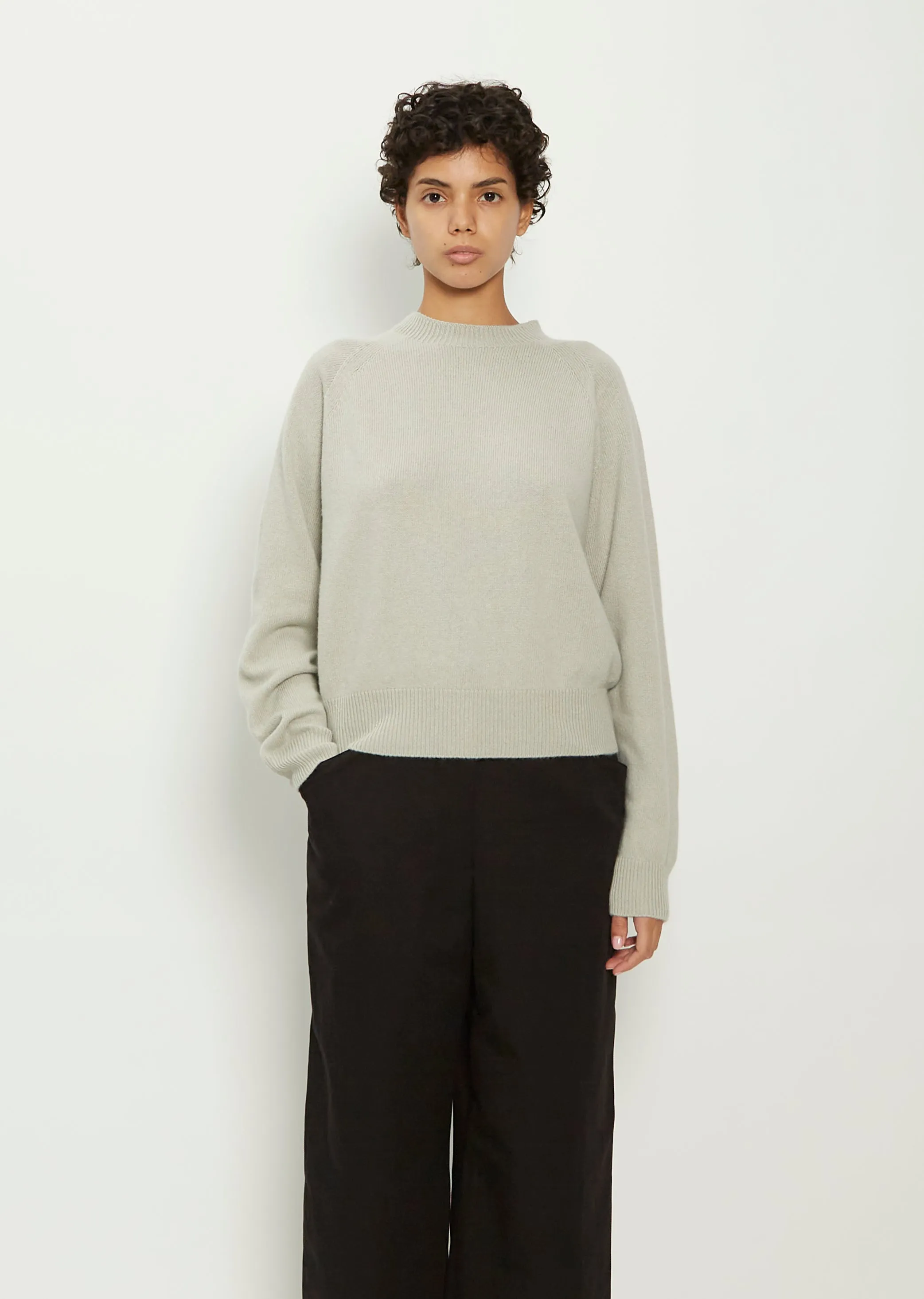 Cashmere Blend Short Classic Crew Neck