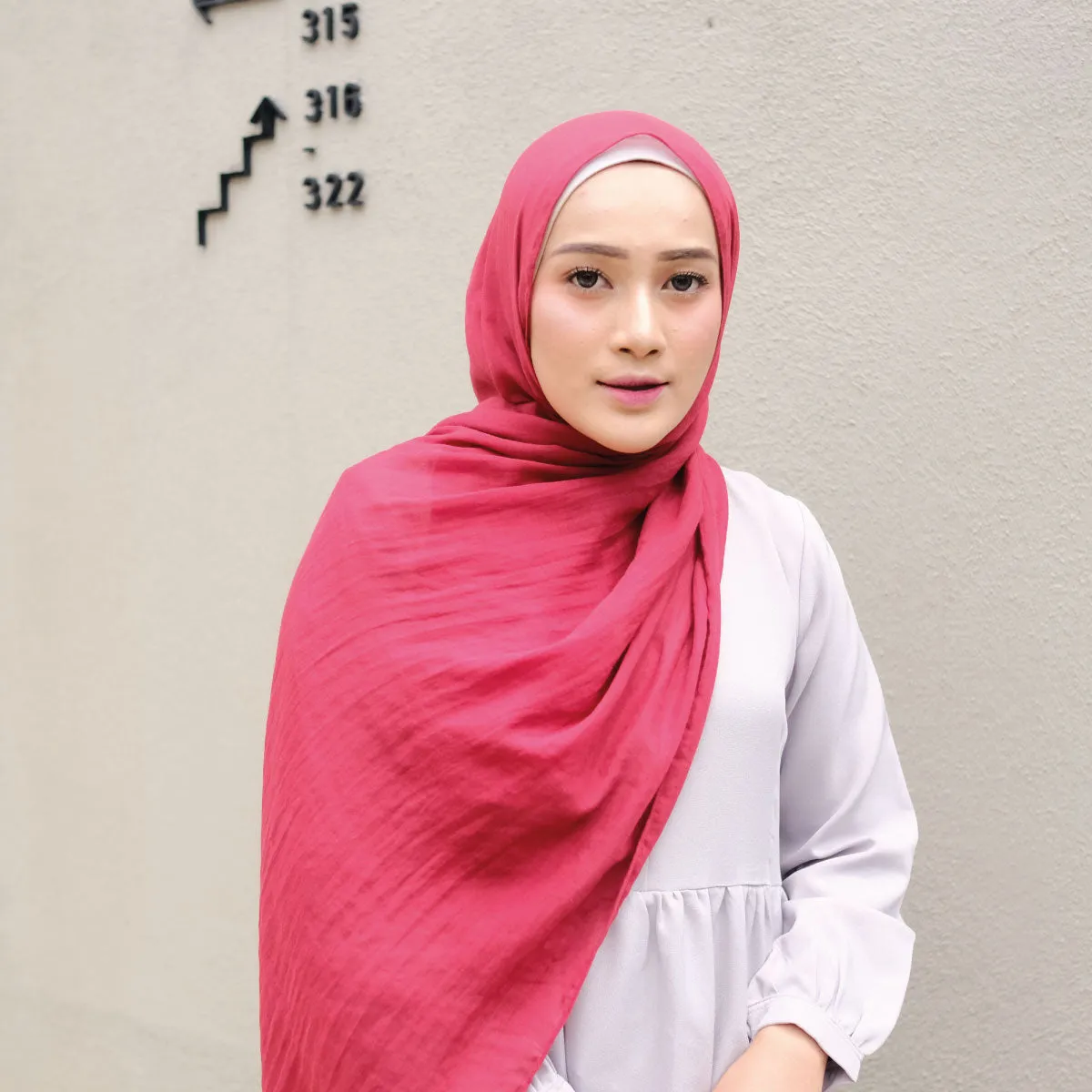 Lesaa Shawl Maroon