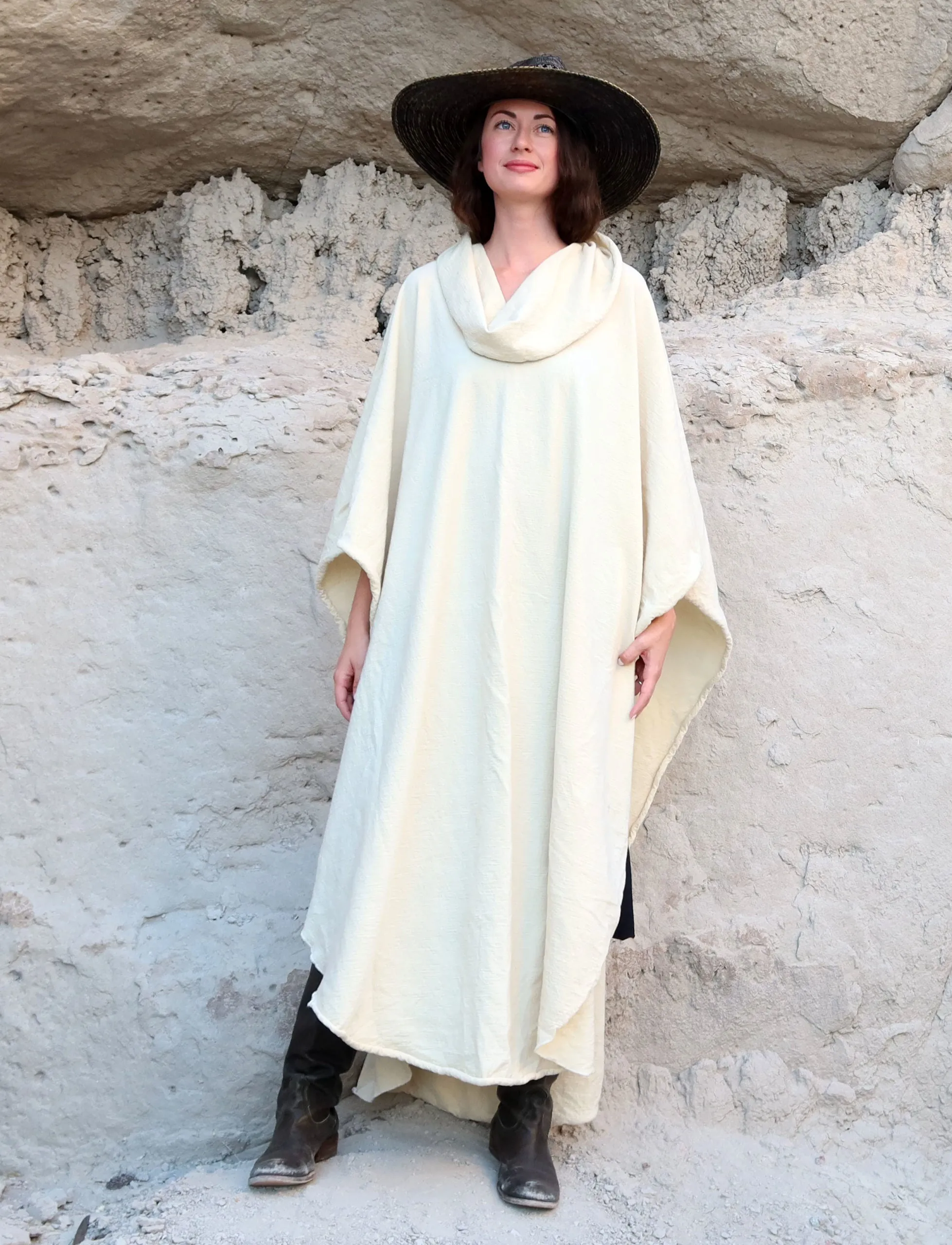 ORGANIC WOOL Nomad Aphrodite Long Cape