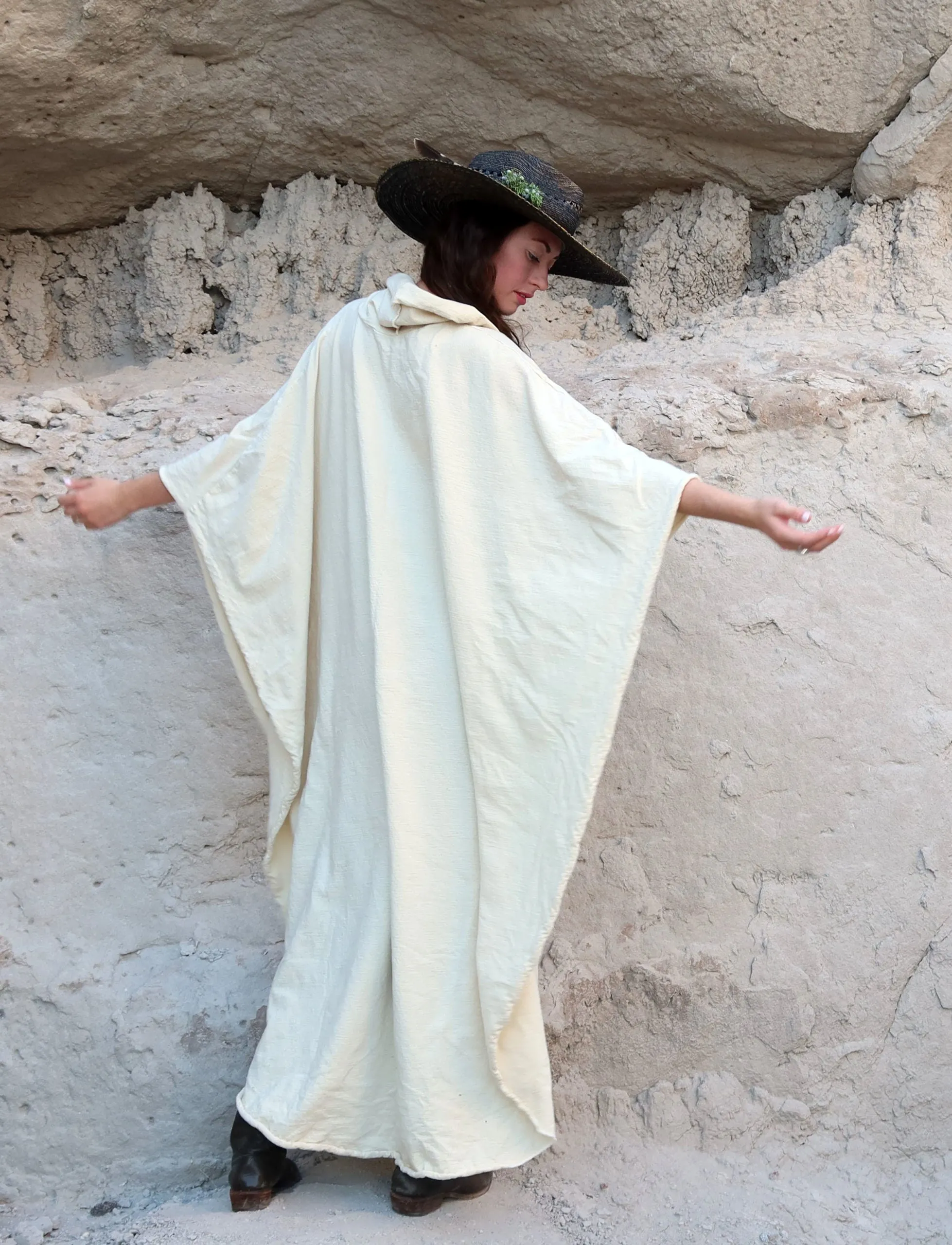 ORGANIC WOOL Nomad Aphrodite Long Cape