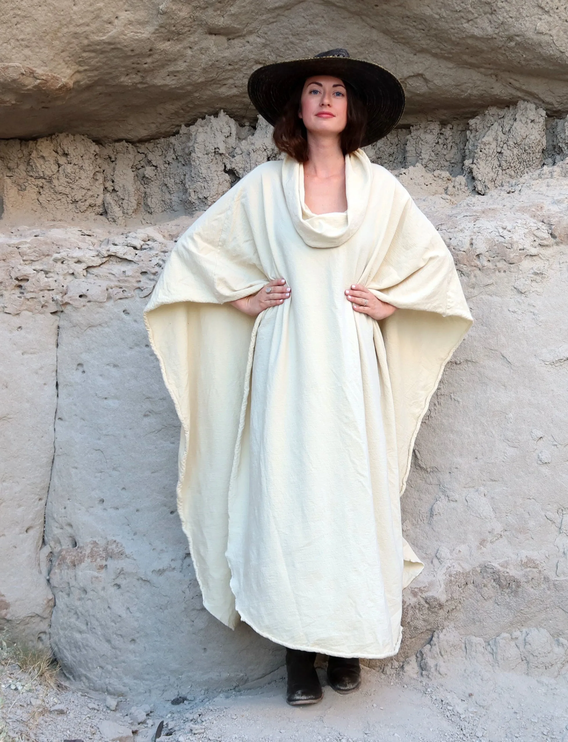 ORGANIC WOOL Nomad Aphrodite Long Cape