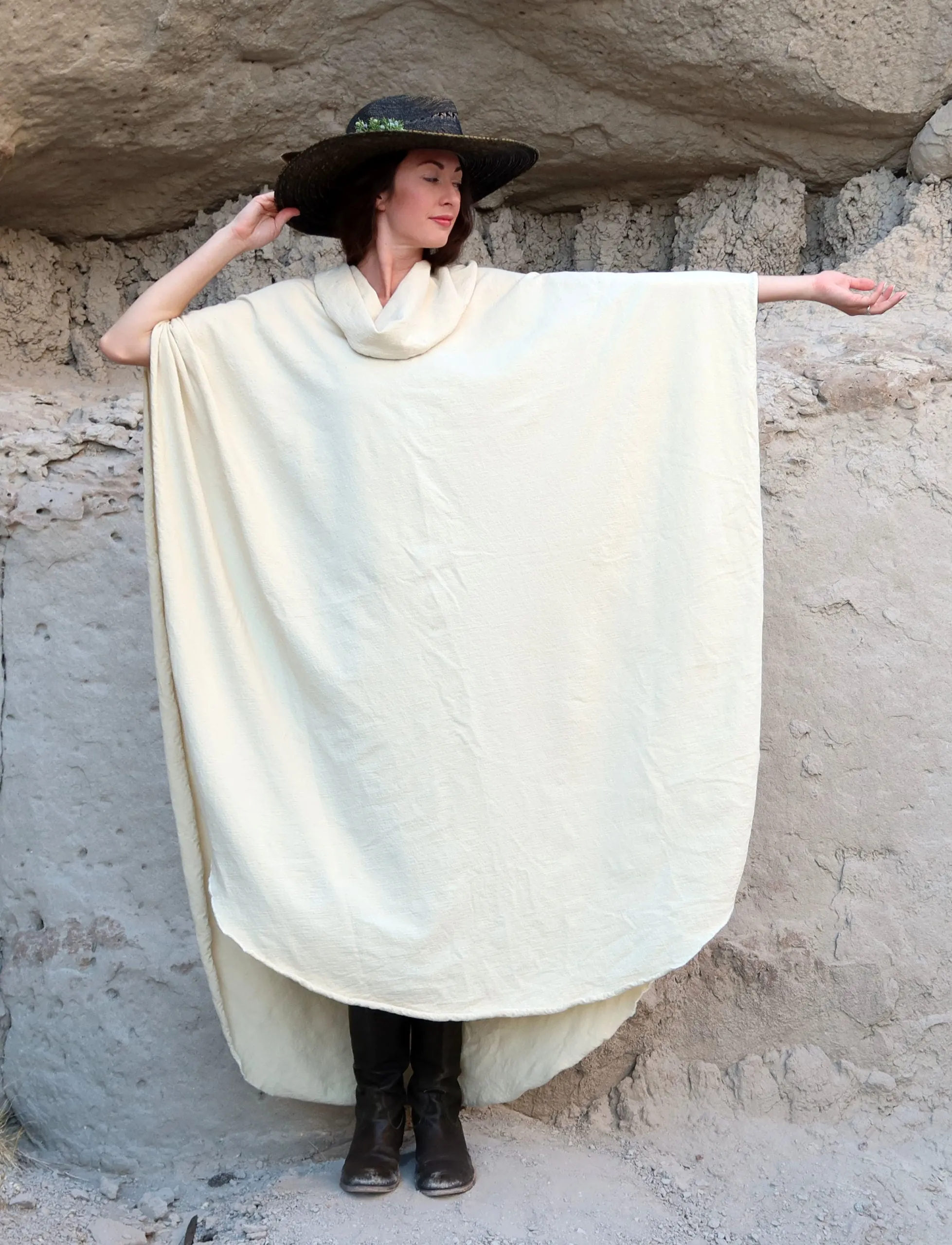 ORGANIC WOOL Nomad Aphrodite Long Cape