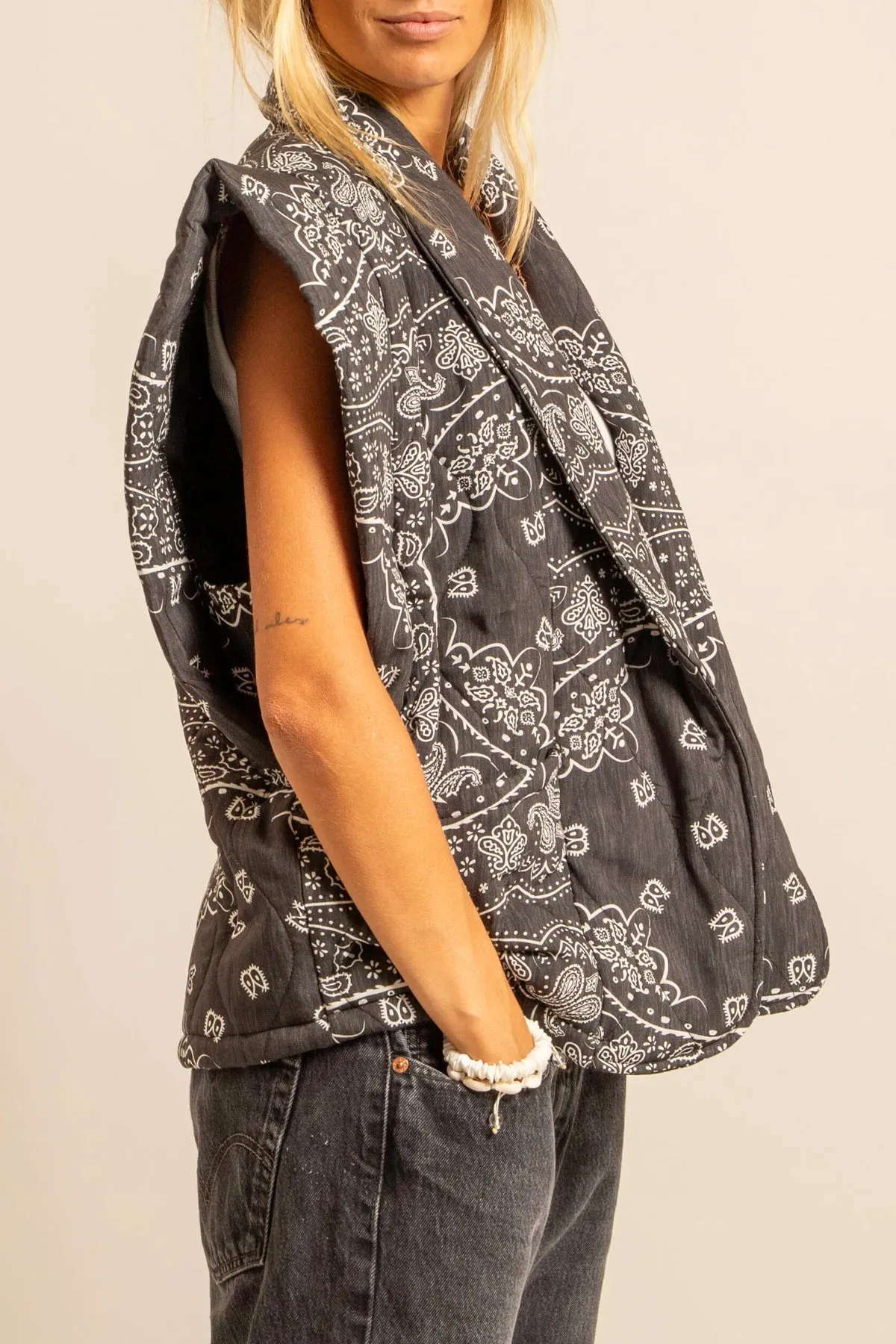 PADDED VISCOSE VEST "BANDANA" ANTHRAZIT