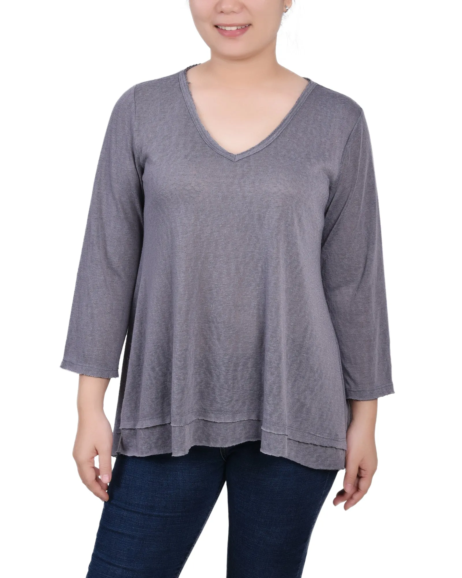 Petite 3/4 Sleeve V Neck Top