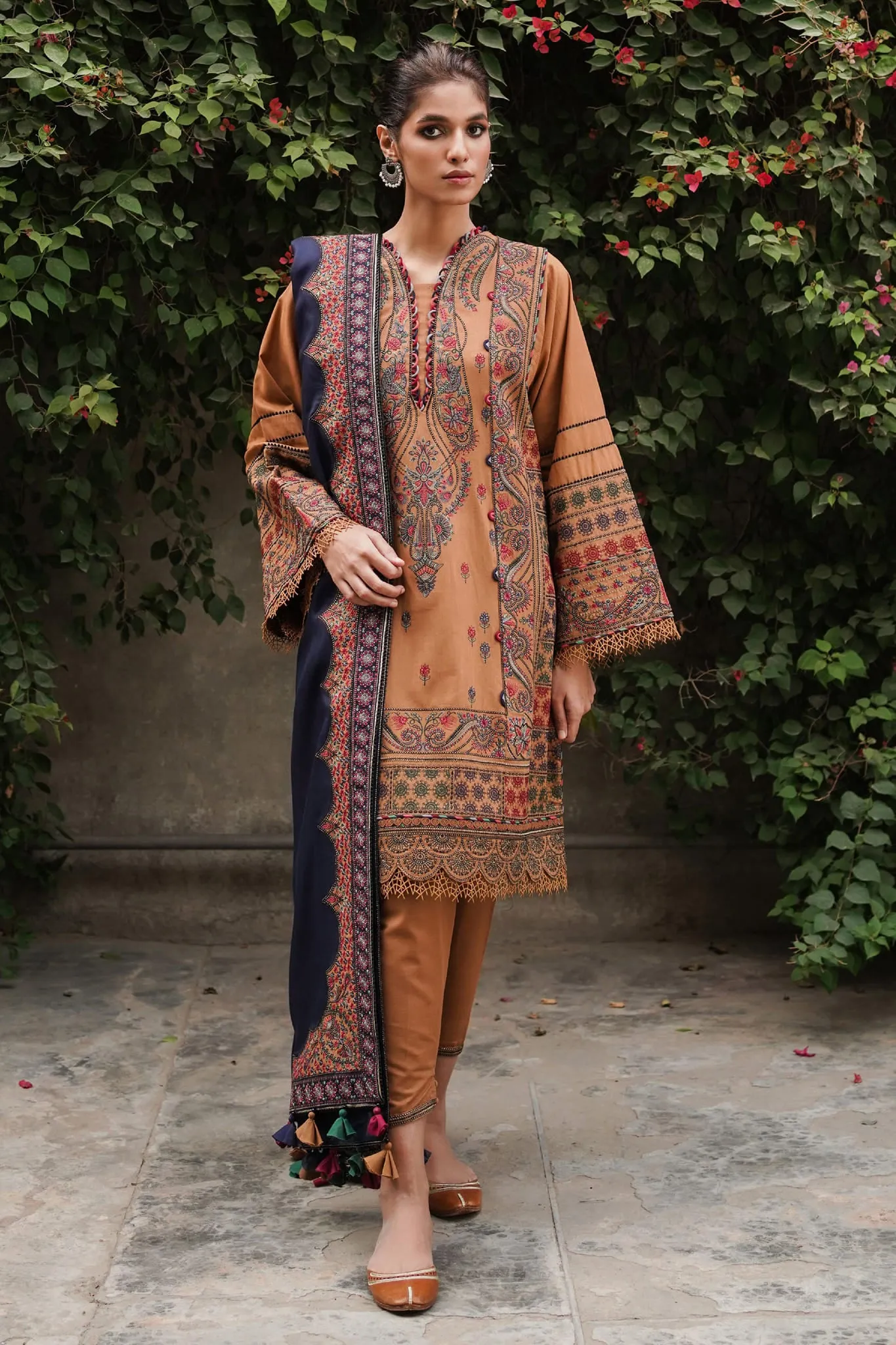 Shahtoosh by Jazmin Unstitched 3 Piece Luxury Winter Collection'2022-06-Zeest