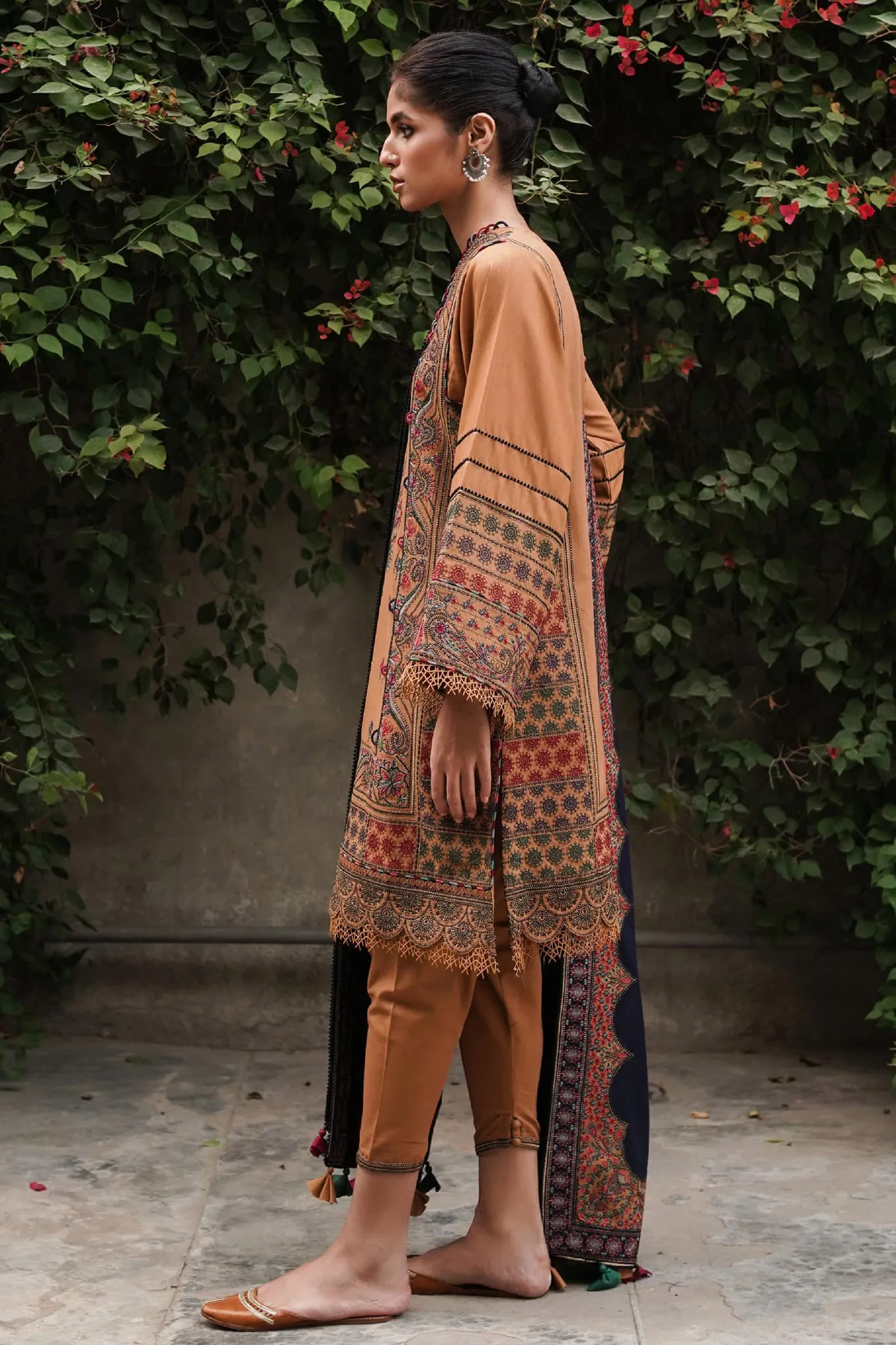 Shahtoosh by Jazmin Unstitched 3 Piece Luxury Winter Collection'2022-06-Zeest