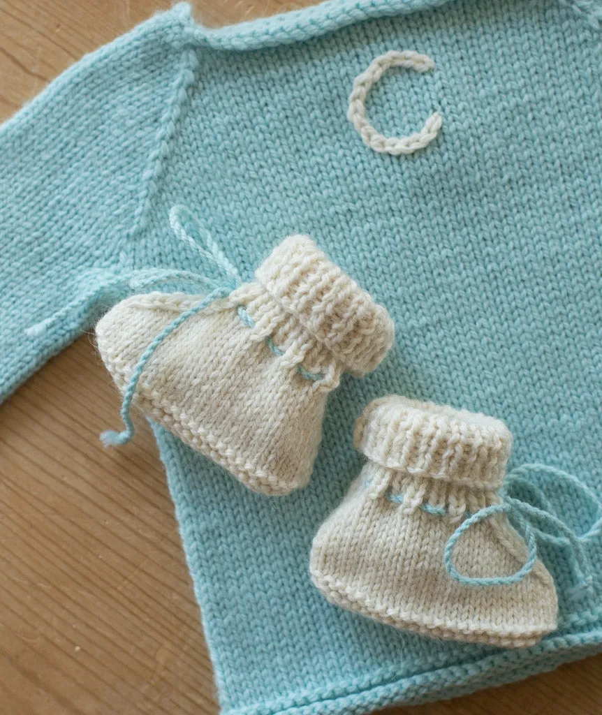 Stay-On Baby Booties Using Big Bad Wool Weepaca