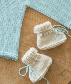 Stay-On Baby Booties Using Big Bad Wool Weepaca