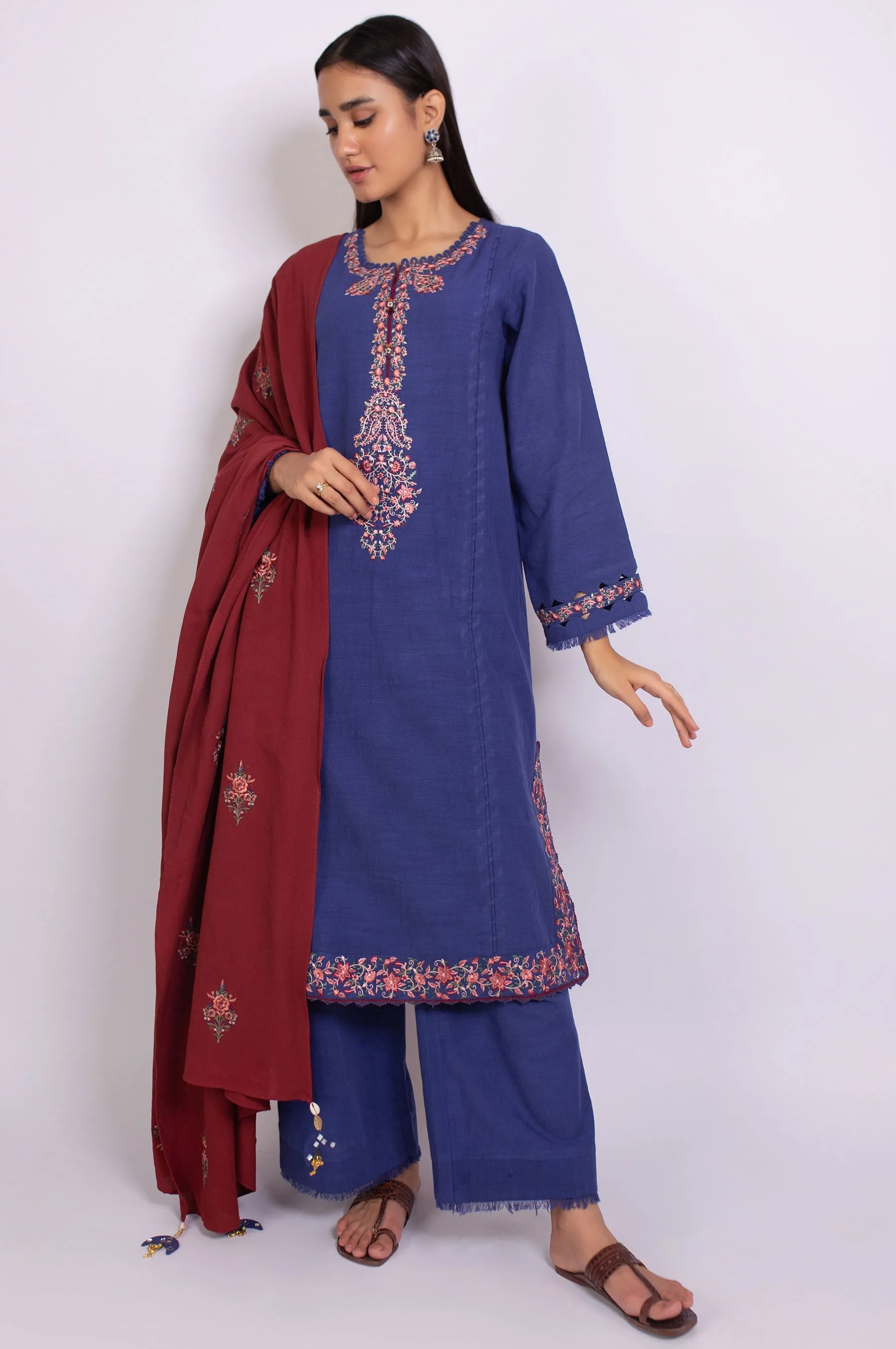 Unstitched 3 Piece Embroidered Khaddar Suit