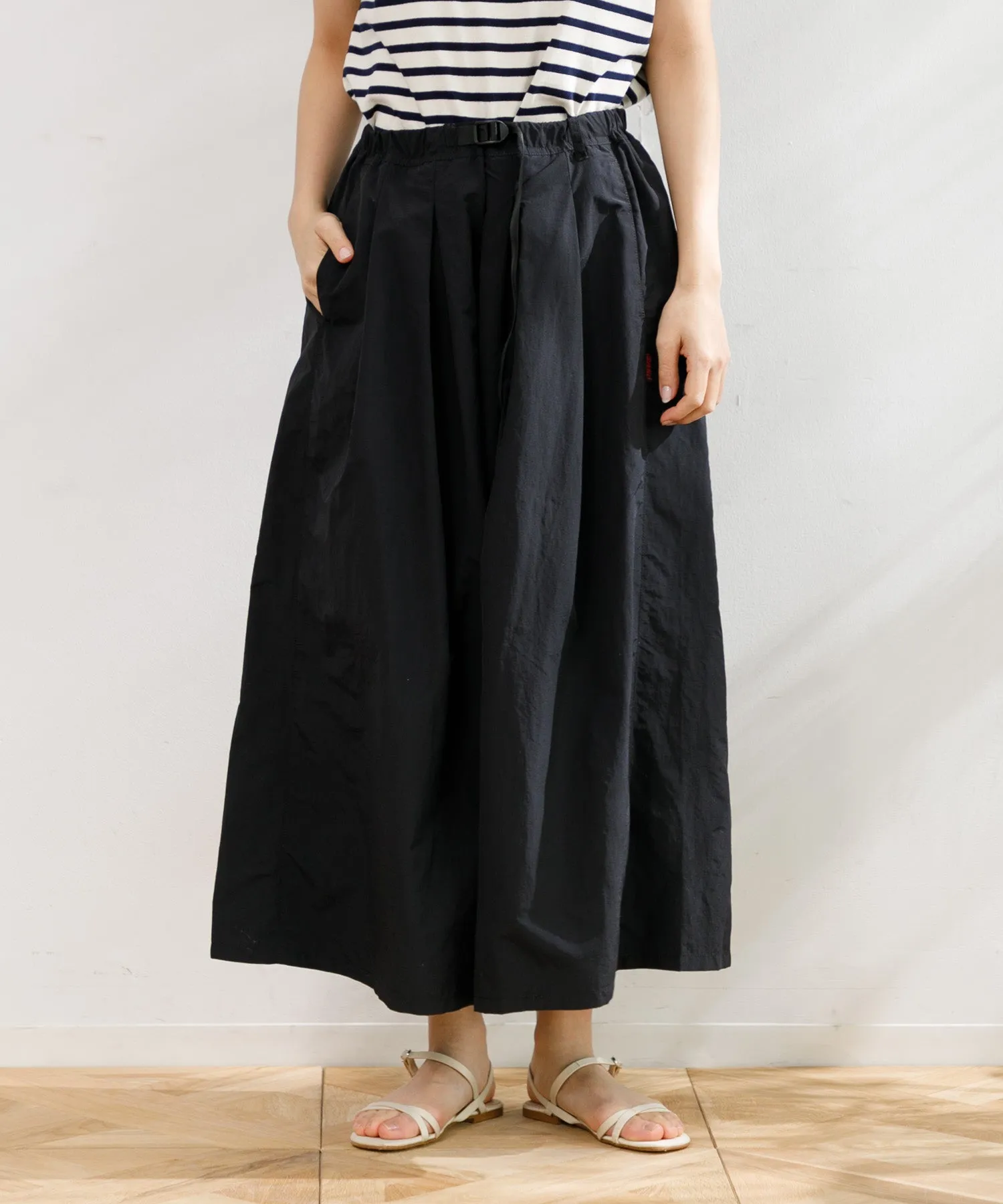 【WOMEN】GRAMICCI NYLON FLARE PANT