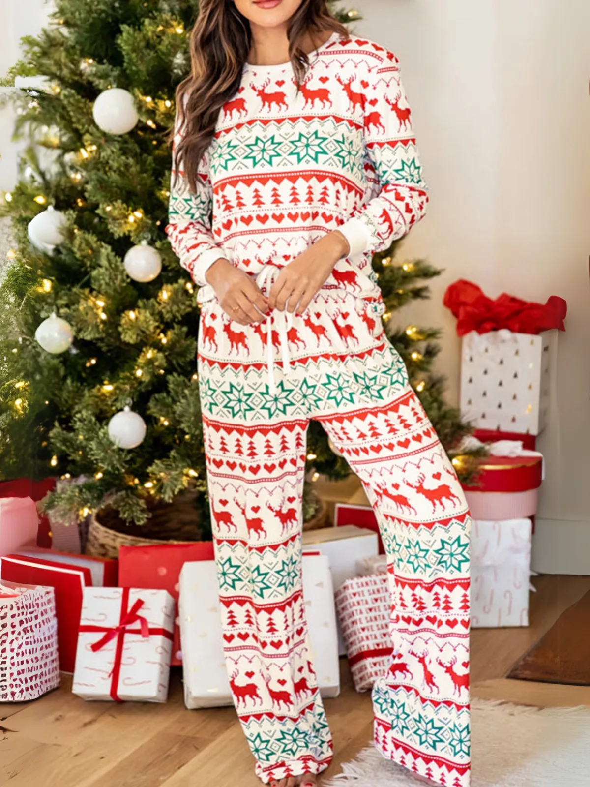 Womens Festive Reindeer White Christmas Print Pullover and Pants Pajama Set