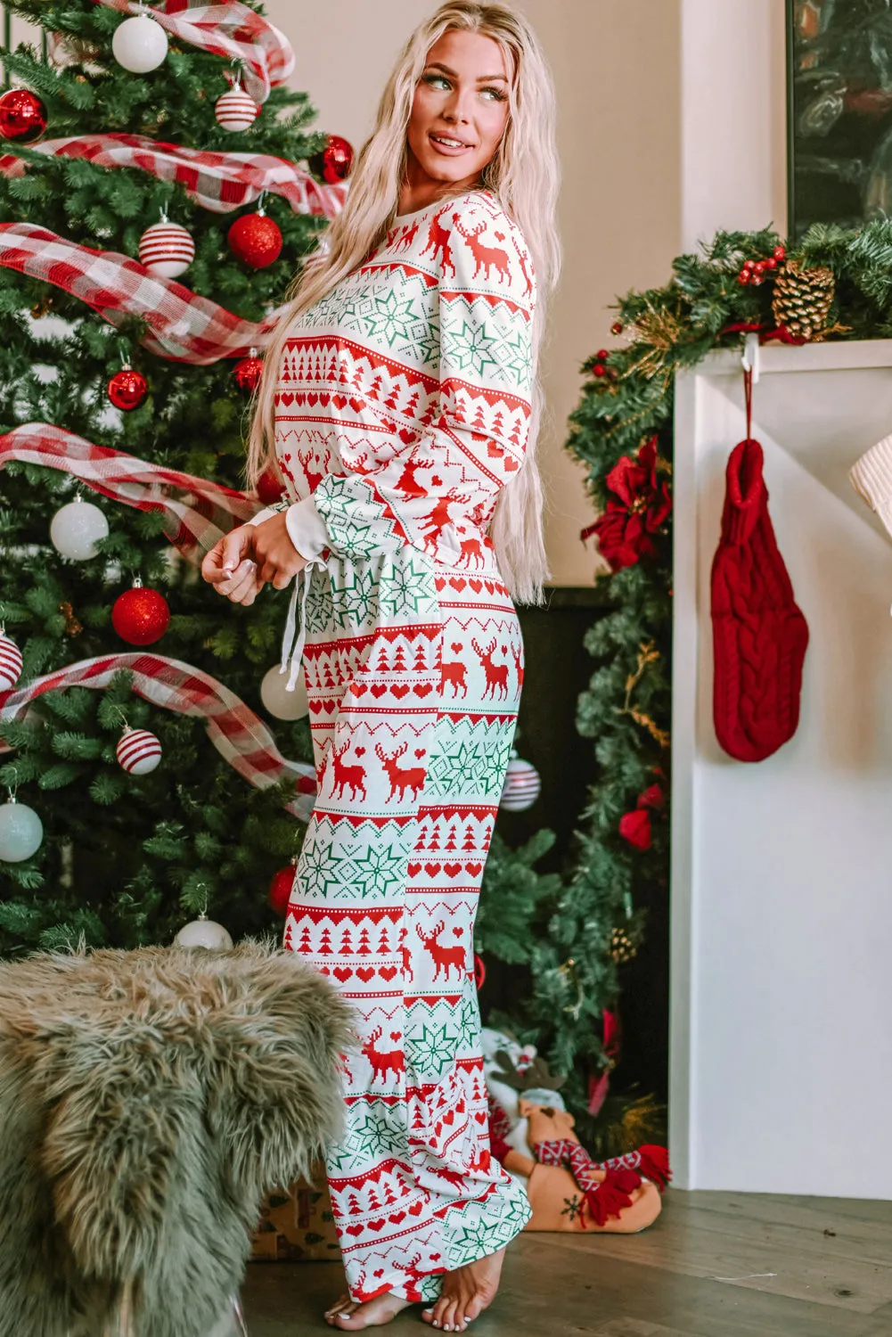 Womens Festive Reindeer White Christmas Print Pullover and Pants Pajama Set